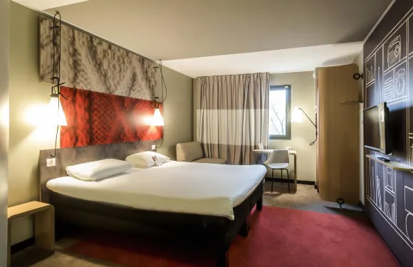 宜必思魯昂市中心戰神廣場酒店