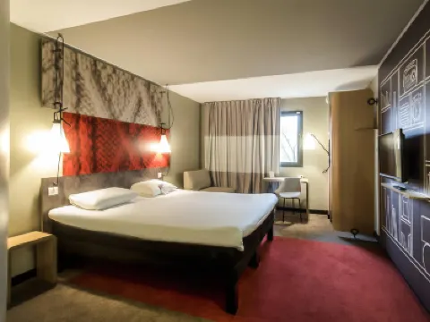 ไอบิส รูออง ชอง-เดอ-มาร์ โรงแรมใน