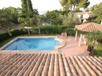 Villa Steps from the Sea - Villas