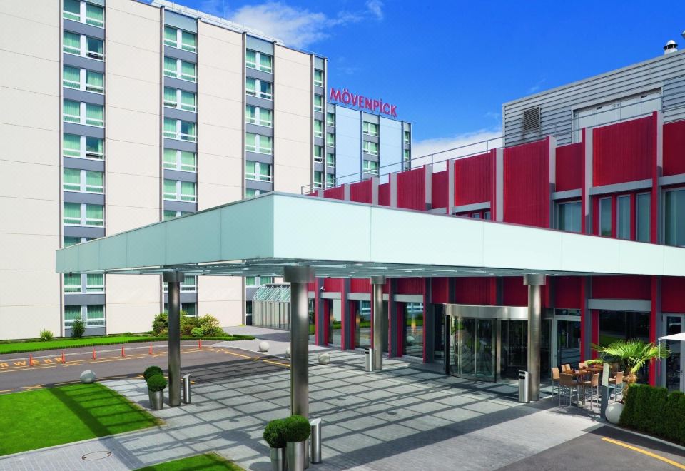 Mövenpick Hotel Zürich Airport 외관