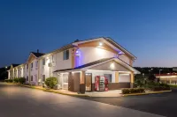 Super 8 by Wyndham Franklin Hotels in Franklin