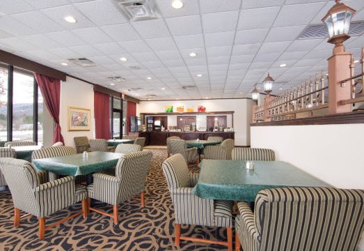 Quality Inn Oneonta-Cooperstown Area Over view