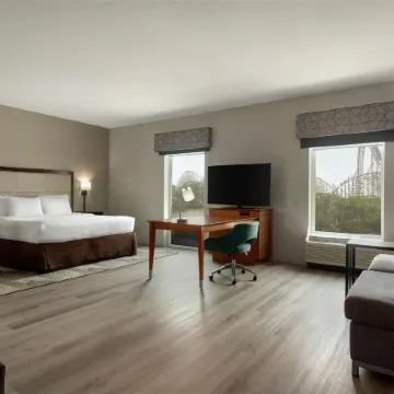 Hampton Inn and Suites by Hilton Tampa Busch Gardens Area Отели рядом с достопримечательностью «Зоопарк Лоури»