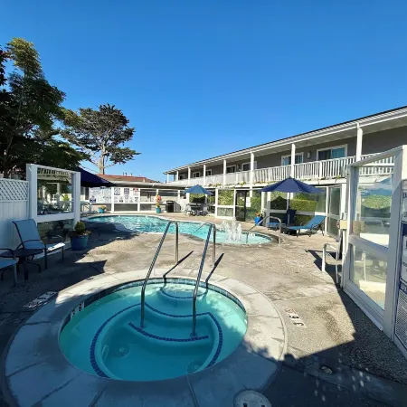 Monterey Bay Lodge