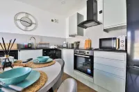 North Road New Luxe Flats with Parking