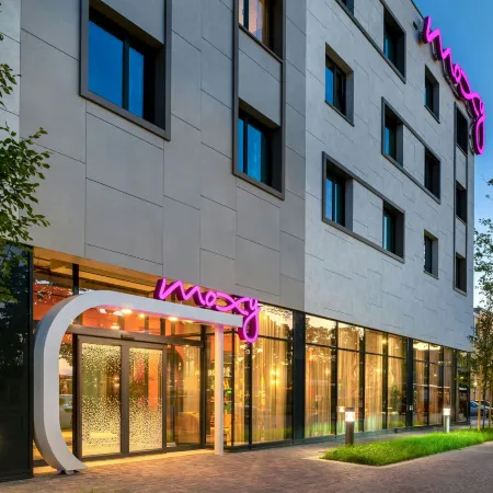 Moxy Verona
