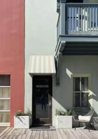 Cozy studio in the heart of Seaside walking distance to the beach