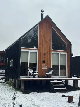 Almabosque Pucon Отели рядом с достопримечательностью «Pucon playa Colo Colo.»