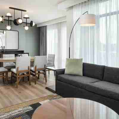 Embassy Suites by Hilton Chattanooga Downtown Rooms