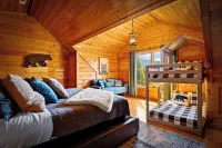 Luxury Cabin w/View! Sleeps 22, Movie Rm, Game Rm!