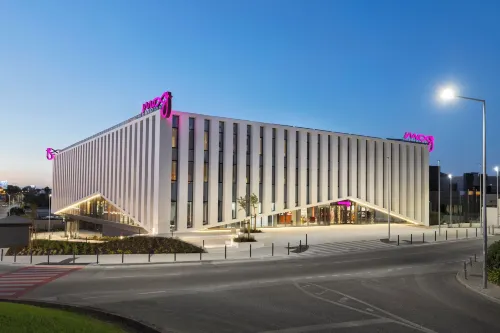 Moxy Alfragide Lisboa Hotels in Amadora