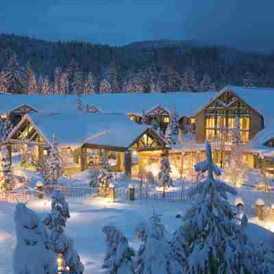 Tenaya Lodge Hotel Exterior