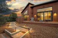 Heated Infinity Pool - New West Sedona - Spectacular Red Rock Views