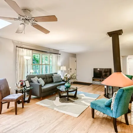 Oregon Jade Lodging-Two Bedrooms Portland Suburban with crib near PDX