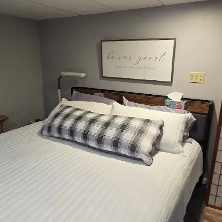 Private Entrance/Space. Peaceful Getaway. Close to Events. King Bed. Amenities!