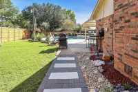 Suburban Oasis,Pool& Spa, Ping pong, Air Hockey, Pool table & Arcade, Cul De Sac