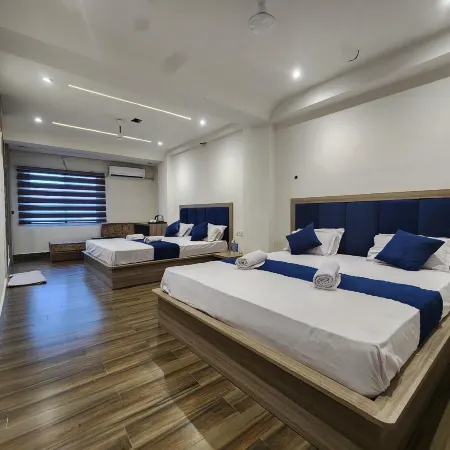 Hotel Lakhdatar