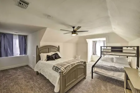 Riverside House w/ Yard ~ 1 Mi to Downtown! Отели в г. Риверсайд