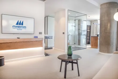 Maritim Marina Bay Luxury Resort Отели в г. Влёра