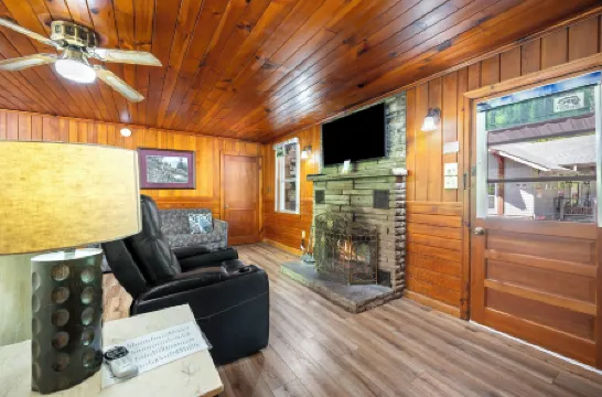 卡爾北側汽車旅館和小屋