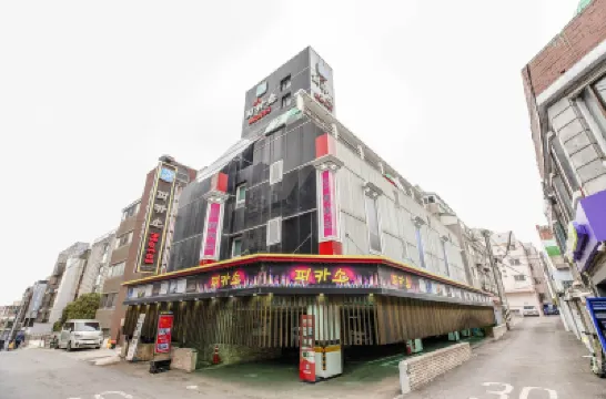 Incheon (Dongam) Picasso Hôtels à proximité de : Incheon Grand Park