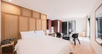 hotel 701 - balcony
