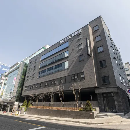 Bundang (Yatap Station) Breeze Hotel Отели рядом с достопримечательностью «Станция метро Sunae»