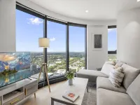 High-Rise 3-Bed Apartment with Premium Amenities Hotels in Box Hill