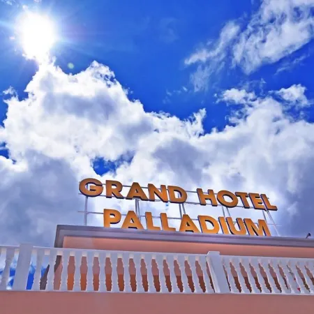 Grand Hotel Palladium Santa Eulalia del Río Отели рядом с достопримечательностью «Пристань для яхт Санта-Эулалия»