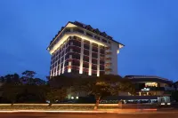 Hotel Santika Premiere Semarang Hotels in 