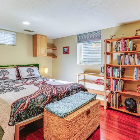 Near Hiking, Dining & Parks! Sunny SLC Retreat