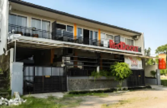 RedDoorz Near Exit Toll Bogor