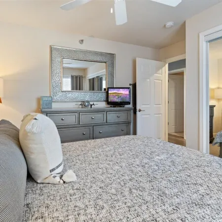 Modern Decor, Views, Grill, Workstation, Boat + 2 PWC Slips & Resort-style Amenities