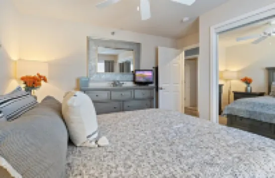 Modern Decor, Views, Grill, Workstation, Boat + 2 PWC Slips & Resort-style Amenities