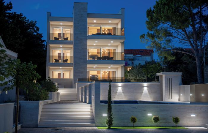 Bumblebee apartments & rooms with pool