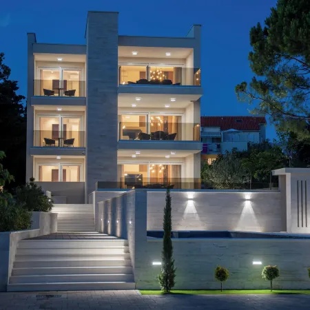 Bumblebee apartments & rooms with pool