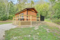 Hudsons Hideaway Cabin on Creek in Beattyville!