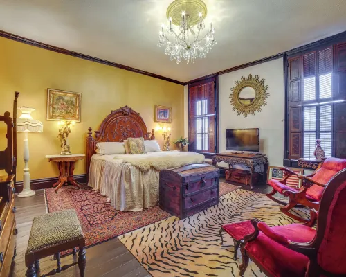 Vintage Apartment in Historic Downtown la Porte! Hotel di La Porte
