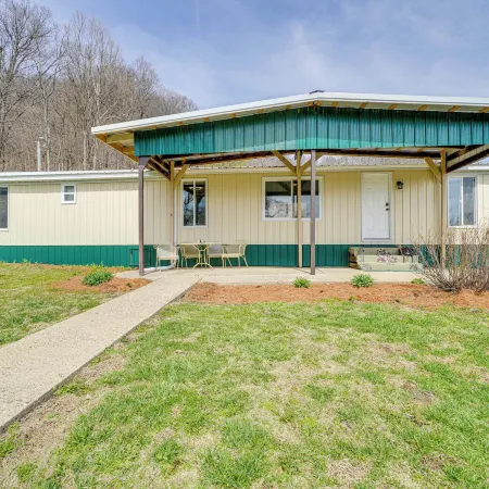 3 Mi to Caesars Casino: Indiana Retreat w/ Patio!