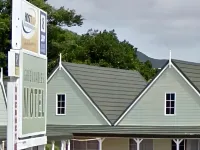 Asure Green Gables Motel - parking