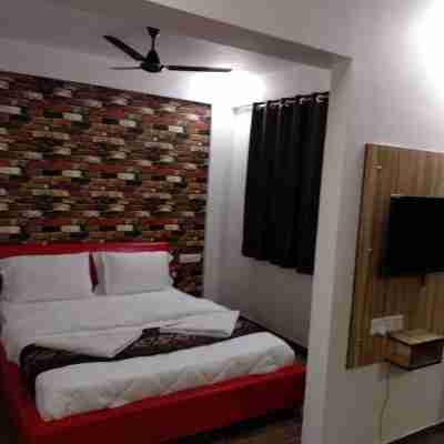 Strawberry Hills Saputara Rooms