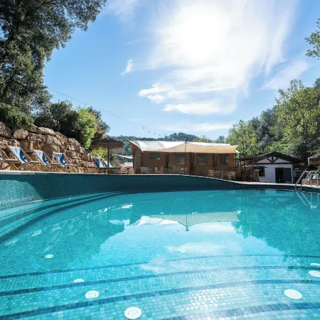 Glamping Can Bora Lodges