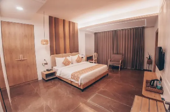The Mirana Hotel a 