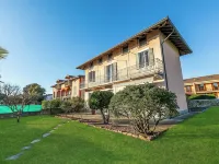 Villino Maria Private Garden&relax Hotel a Angera