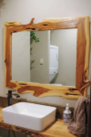 Blue yurt, out in the woods! Unplugged, you are out in nature away from it all.