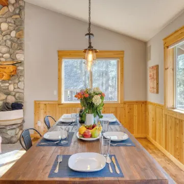 Quail by Avantstay Great Location + Game Room, Hot Tub, & Deck!