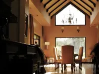 Casa Entonada - parking