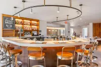 Cambria Hotel LAX - bar