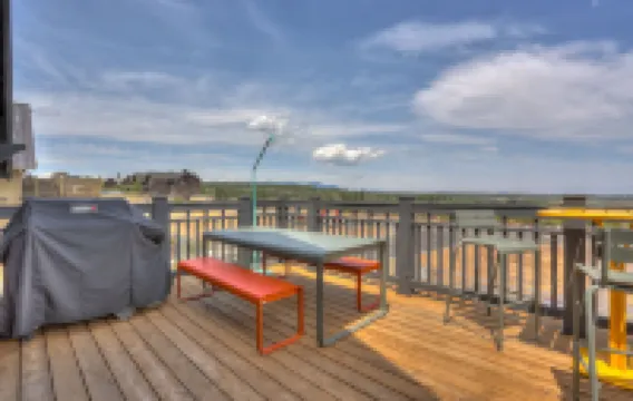 펫프렌들리 카이른 홈, 프라이빗 핫텁과 파이어 핏 있음, 뒷 파티오 바이 레드어닝