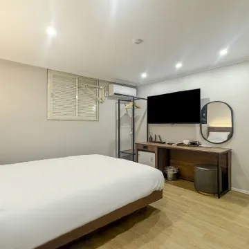 Maison Veluna 鄰近國會議事堂的酒店